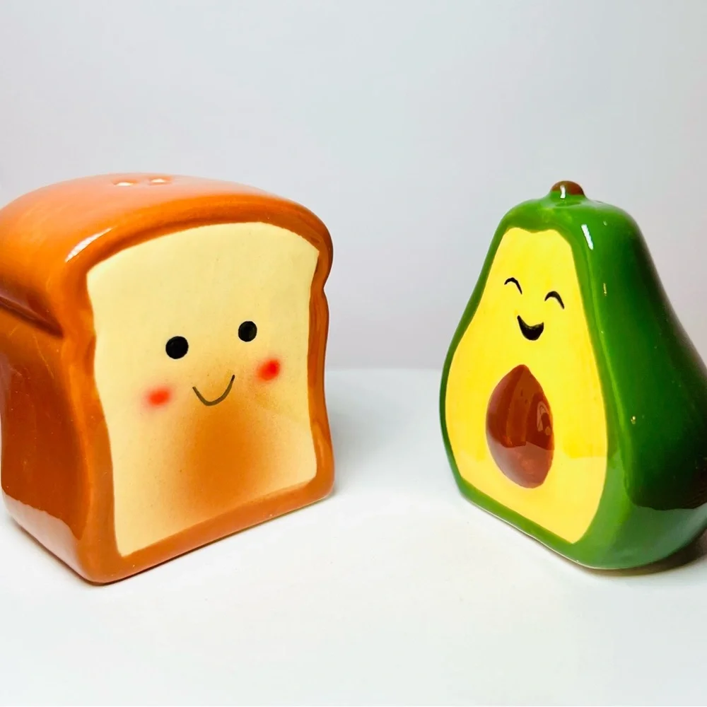 Ceramic Avocado Toast Salt and Pepper Shakers Bread Slice Brunch Kids - Picture 2 of 8